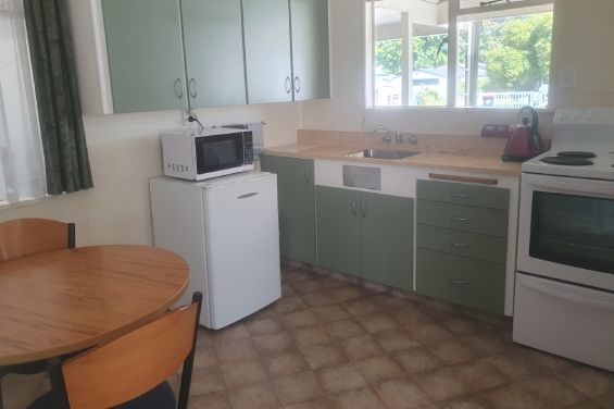 Basic Studio kitchen