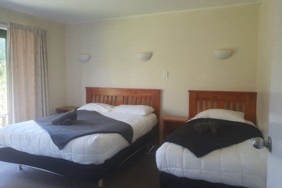 Deluxe 2-Bedroom Apartment bedroom #1