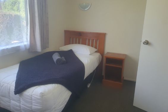 Deluxe 2-Bedroom Apartment bedroom #2